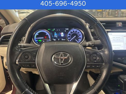 Used 2020 Toyota Camry XLE image 13