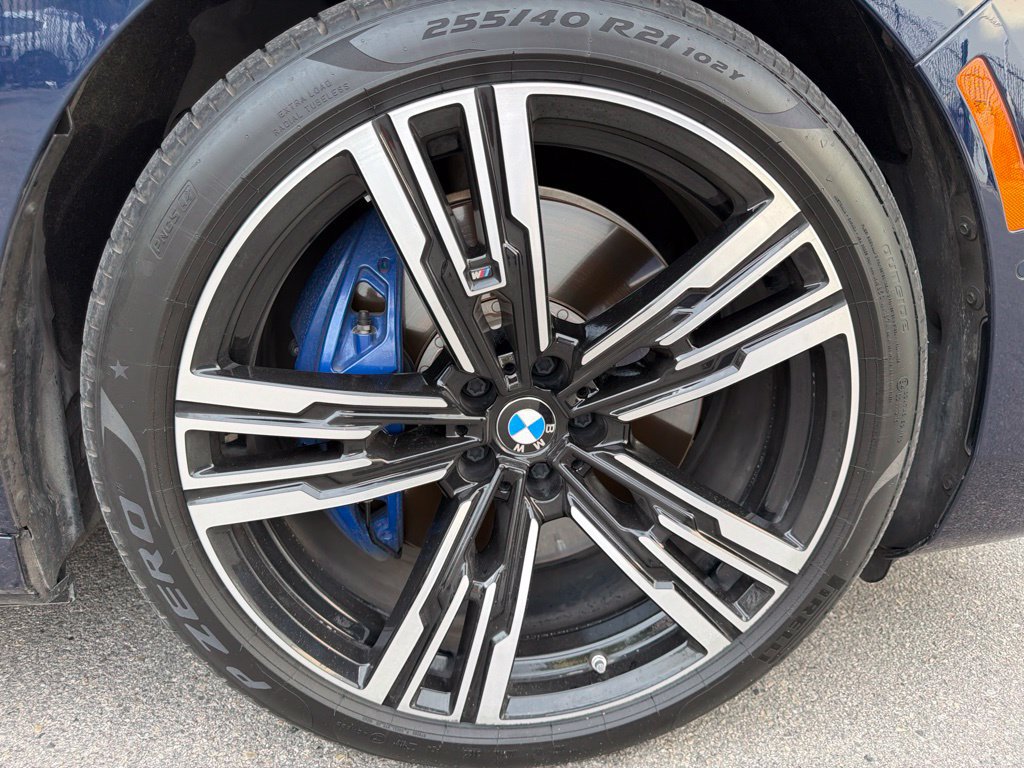 Certified 2024 BMW i7 xDrive60 w/ Executive Package AWD/4WD image 5