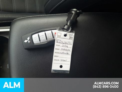 Used 2024 Mitsubishi Outlander SE FWD image 18