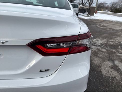 Used 2021 Toyota Camry LE image 24