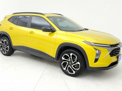 Certified 2024 Chevrolet Trax RS w/ Sunroof Package image 8