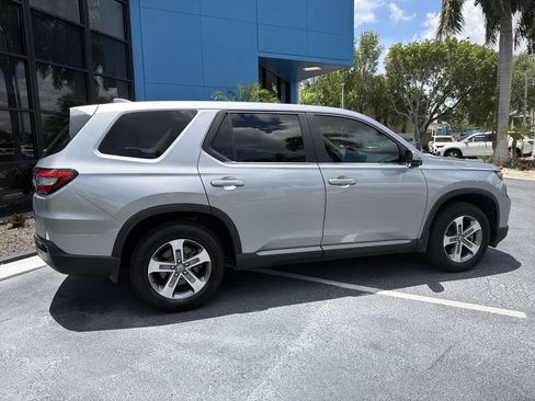 Used 2023 Honda Pilot EX-L image 8