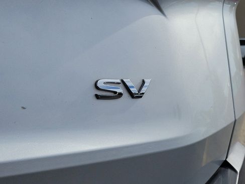 Used 2023 Nissan Rogue SV image 7