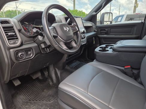 Used 2025 RAM 3500 Tradesman w/ Chrome Appearance Group AWD/4WD image 27