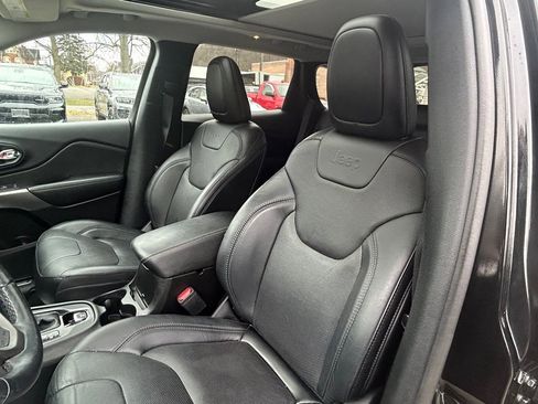 Used 2021 Jeep Cherokee Limited image 10