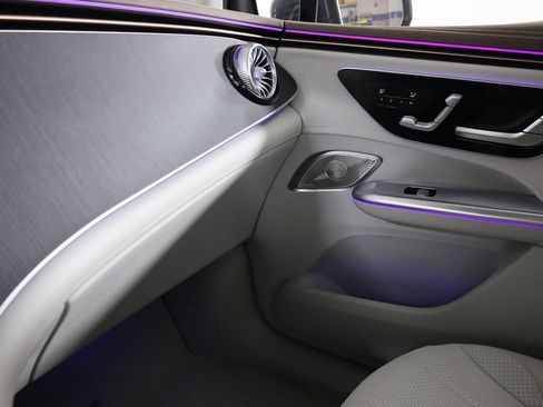 Certified 2023 Mercedes-Benz EQE 350+ 4MATIC SUV w/ Exclusive Trim Package image 25