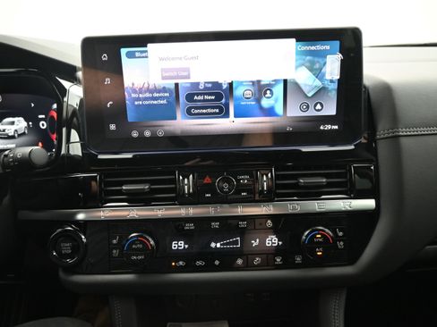 New 2026 Nissan Pathfinder Platinum FWD image 15