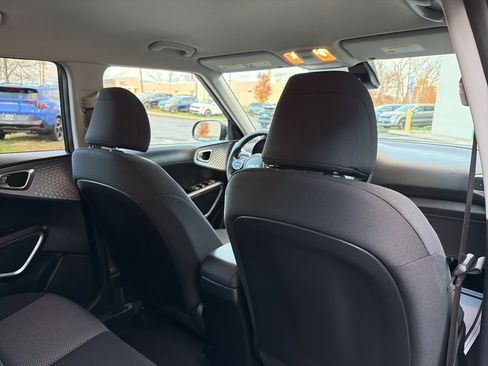 Certified 2024 Kia Soul LX w/ Option Group 015 image 17