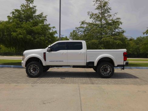 Used 2023 Ford F250 Lariat w/ Lariat Ultimate Package AWD/4WD image 6