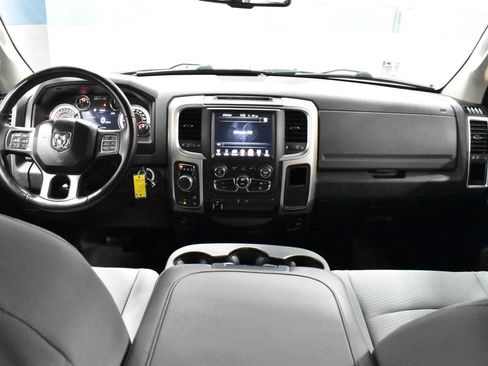 Used 2017 RAM 1500 Classic SLT image 5