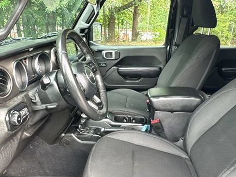 Used 2019 Jeep Wrangler Unlimited Sport S AWD/4WD image 11