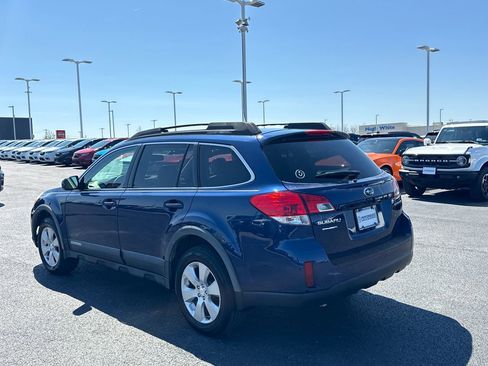 Used 2010 Subaru Outback 2.5i Limited AWD/4WD image 5