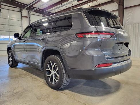 Used 2024 Jeep Grand Cherokee L Limited w/ Luxury Tech Group II image 3