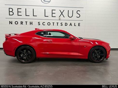 Used 2016 Chevrolet Camaro SS image 3