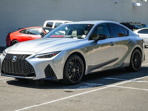 Used 2024 Lexus IS 500 RWD image 3