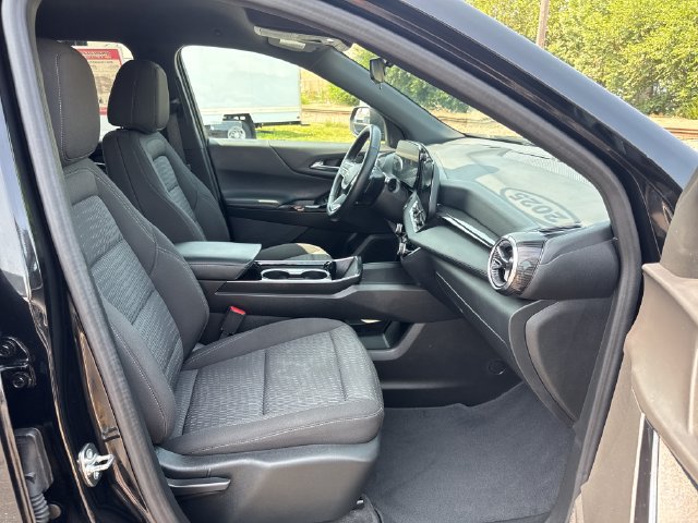 Used 2025 Chevrolet Equinox LT AWD/4WD image 29