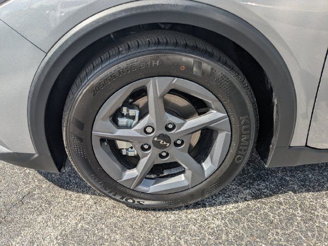 New 2026 Kia K4 FWD image 12