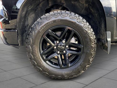 Used 2024 Chevrolet Silverado 1500 LT Trail Boss image 11
