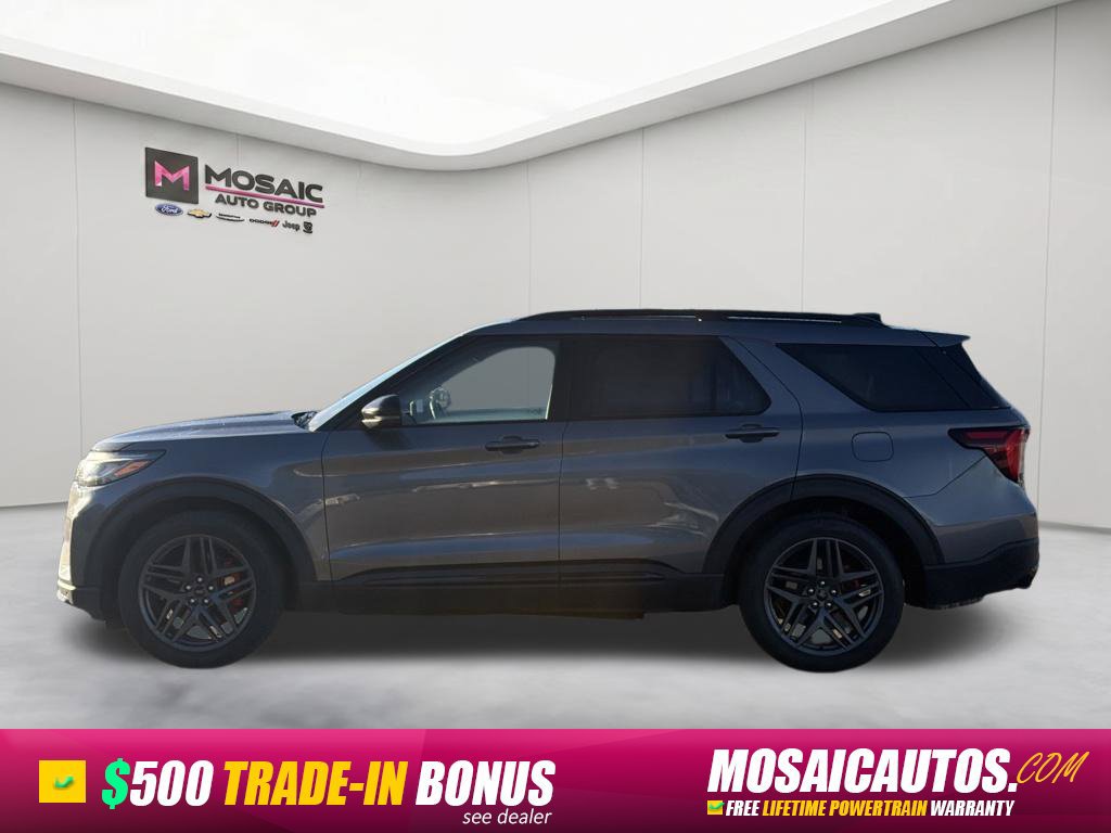 Used 2025 Ford Explorer ST AWD/4WD image 4
