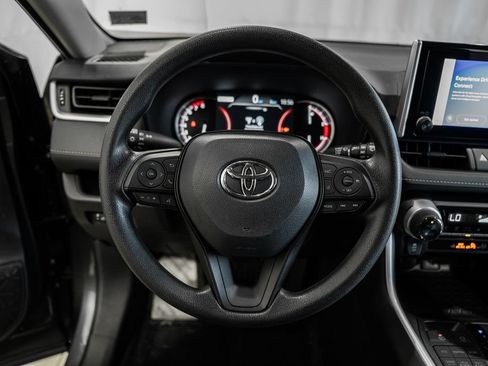 Used 2025 Toyota RAV4 XLE AWD/4WD image 25