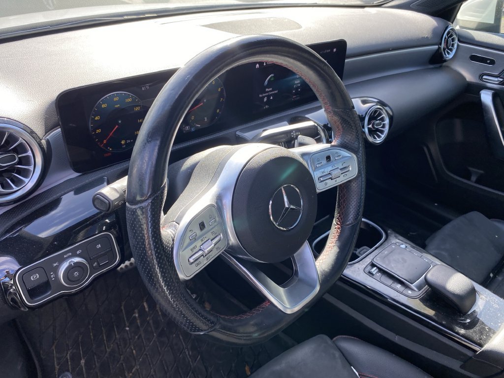 Used 2022 Mercedes-Benz A 220 image 3