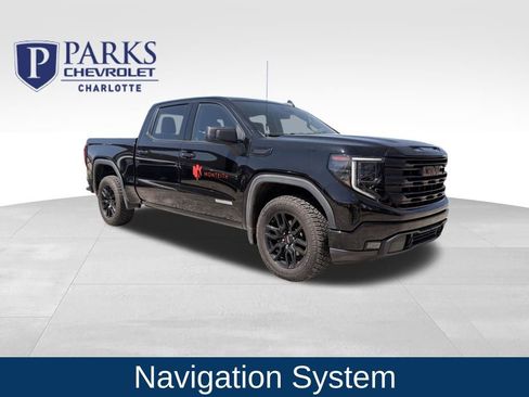 Used 2023 GMC Sierra 1500 Elevation image 1