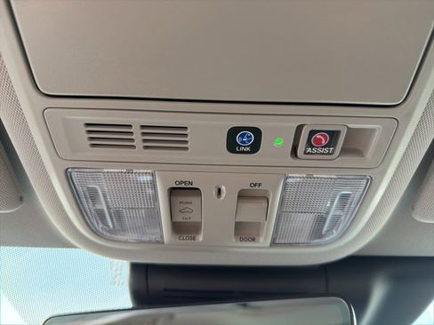 Used 2022 Honda Accord Touring image 30