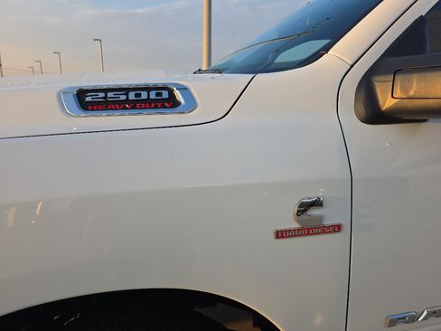Used 2024 RAM 2500 Big Horn w/ Sport Appearance Package AWD/4WD image 6