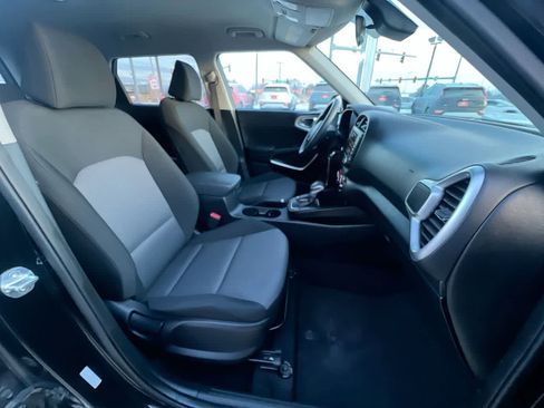Certified 2024 Kia Soul LX w/ Option Group 015 image 28