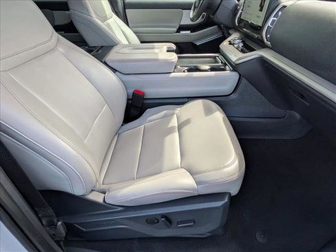Certified 2025 Ford Expedition Active AWD/4WD image 20