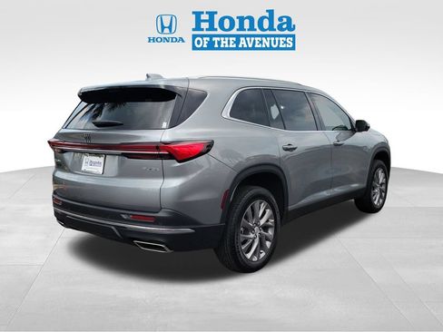 Used 2026 Buick Enclave Preferred w/ Power Package AWD/4WD image 4