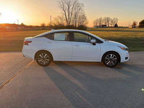 Used 2024 Nissan Versa SV w/ Trunk Package image 6