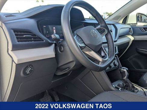 Used 2022 Volkswagen Taos SE FWD image 12