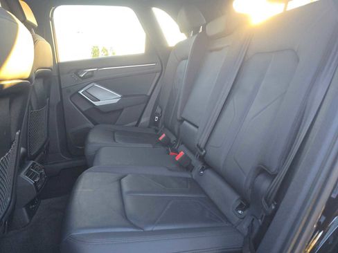 Used 2020 Audi Q3 2.0T Premium Plus w/ Premium Plus Package image 19