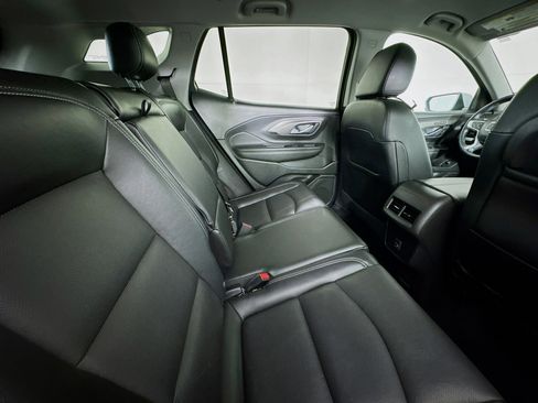 Used 2023 GMC Terrain SLT image 26