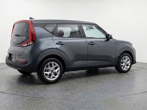Used 2025 Kia Soul LX w/ LX Technology Package FWD image 9