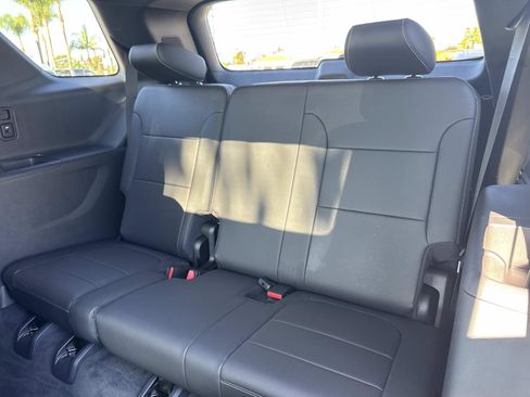 Used 2022 Chevrolet Traverse Premier w/ Redline Edition image 21