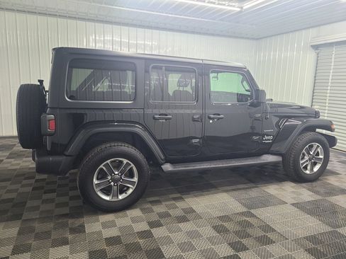 Used 2020 Jeep Wrangler Unlimited Sahara AWD/4WD image 12
