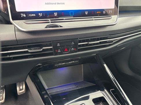 Used 2025 Volkswagen GTI Autobahn image 21