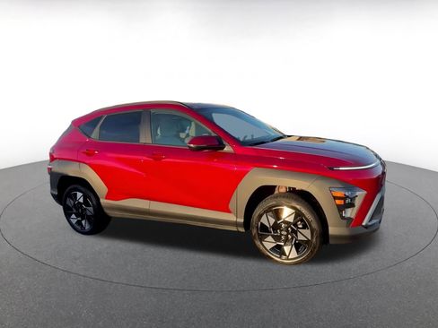 Used 2025 Hyundai Kona SEL image 2