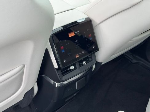 New 2026 Cadillac Vistiq Luxury image 24