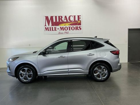 Used 2024 Ford Escape ST-Line w/ Tech Pack #1 AWD/4WD image 2