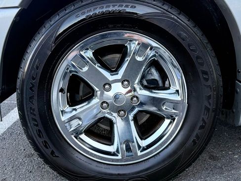 Used 2011 Dodge Nitro SXT image 50