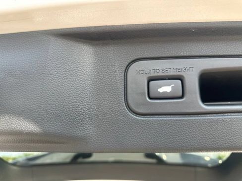 Used 2023 Honda Pilot Touring image 30