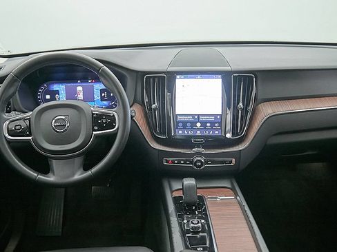 Certified 2023 Volvo XC60 B5 Plus w/ Protection Package Premier AWD/4WD image 24