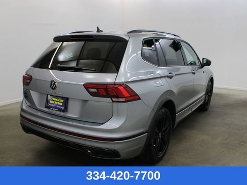 Used 2022 Volkswagen Tiguan SE R-Line image 4