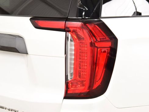 Used 2024 GMC Yukon Denali Ultimate AWD/4WD image 21