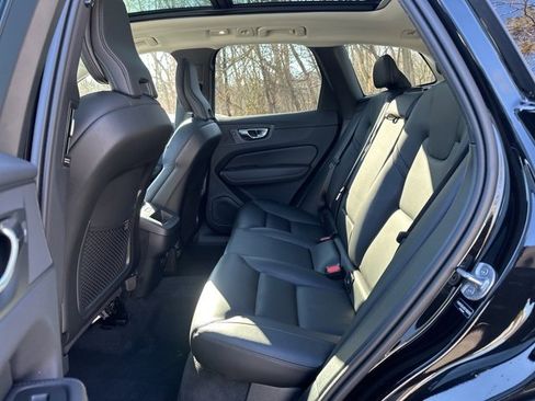 Certified 2025 Volvo XC60 B5 Core image 13