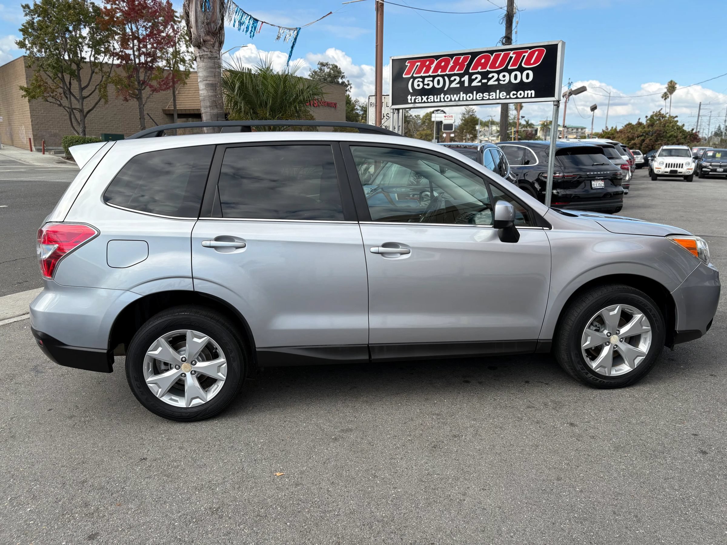 Used 2015 Subaru Forester 2.5i Limited w/ Popular Package #2 AWD/4WD image 8