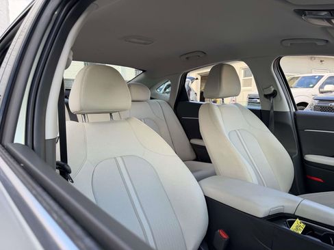 Used 2025 Hyundai Sonata SEL FWD image 8